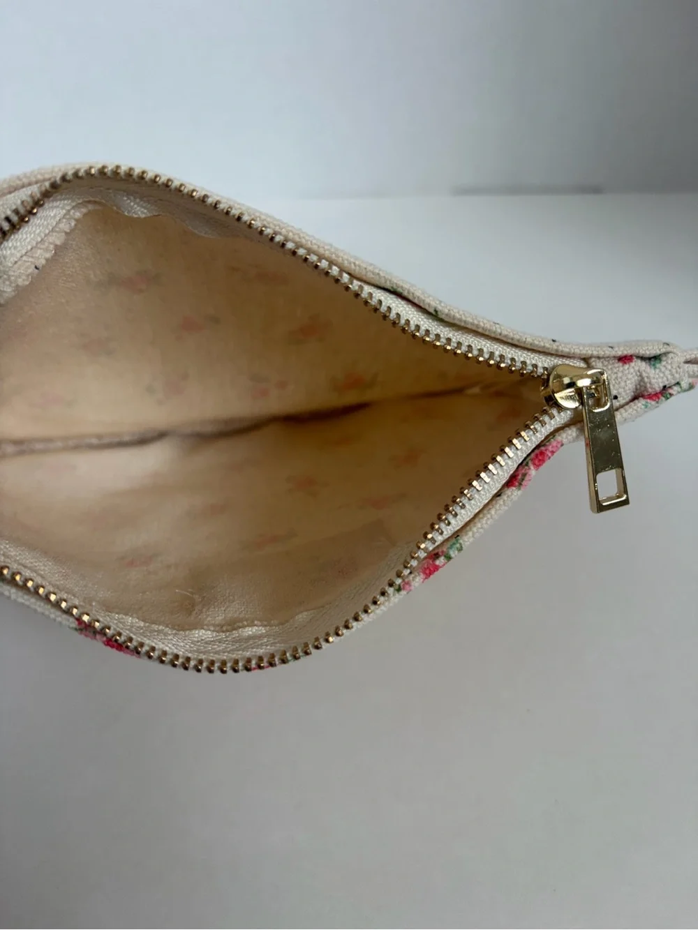 Sezane Froufrous Floral Pouch Ruffle Travel Ditsy Cosmetic Bag Makeup Cream Pink
